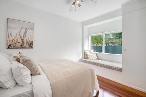 Photo of property in 16 Ross Crescent, Orewa, 0931