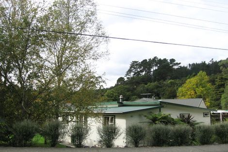 Photo of property in 39 Jocelyn Crescent, Pinehaven, Upper Hutt, 5019