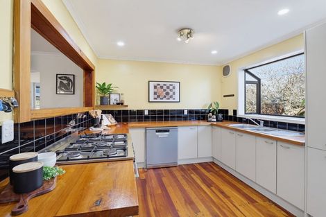 Photo of property in 1 Maxwells Line, Awapuni, Palmerston North, 4412