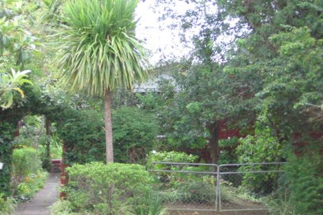 Photo of property in 16 Rambler Crescent, Beach Haven, Auckland, 0626