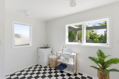Photo of property in 7 Whyte Street, Paraparaumu Beach, Paraparaumu, 5032