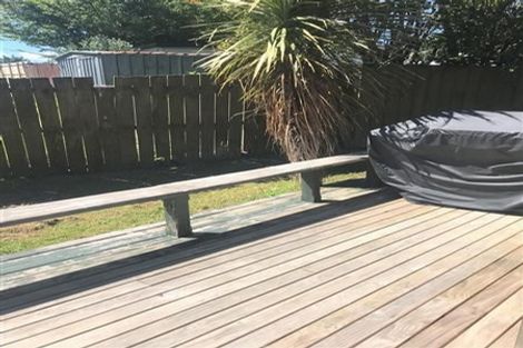 Photo of property in 3 Wickstead Place, Massey, Auckland, 0614