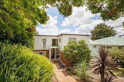 Photo of property in 12 De Val Drive, Titirangi, Auckland, 0604