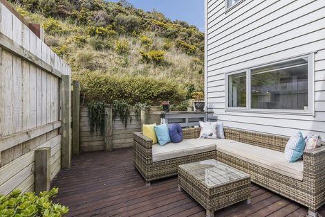 Photo of property in 32 Havana Rise, Grenada Village, Wellington, 6037