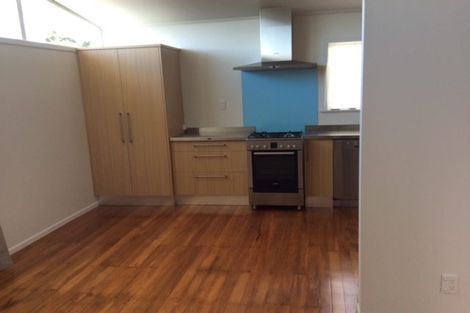 Photo of property in 9 Totaravale Drive, Totara Vale, Auckland, 0629