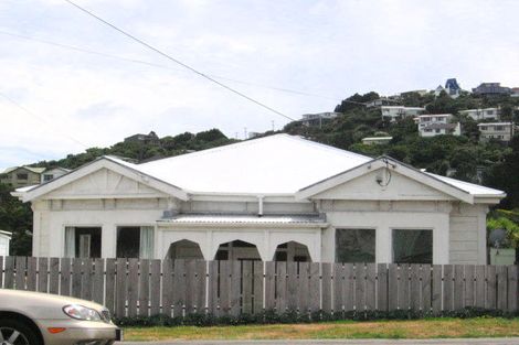 Photo of property in 139 Northland Road, Northland, Wellington, 6012
