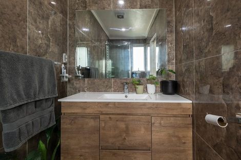 Photo of property in 61a Cobham Crescent, Kelston, Auckland, 0602