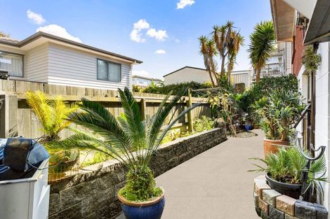 Photo of property in 27 Andrew Road, Howick, Auckland, 2010