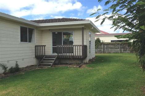 Photo of property in 2/10 Norrie Smith Avenue, Flat Bush, Auckland, 2023