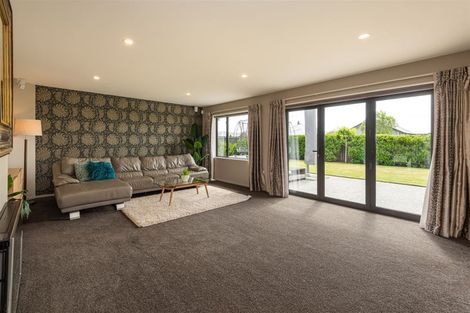 Photo of property in 17 Gosling Crescent, Halswell, Christchurch, 8025