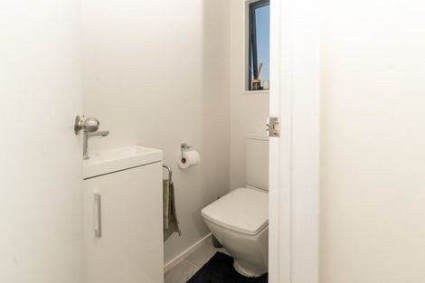 Photo of property in 2/120 Manuka Road, Bayview, Auckland, 0629