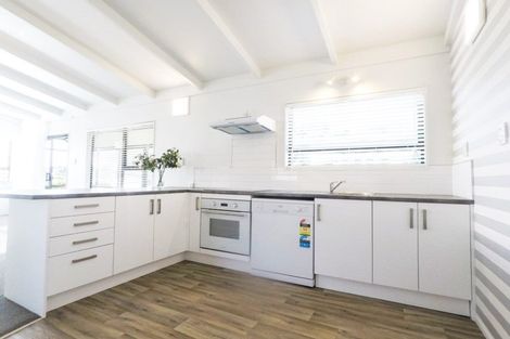 Photo of property in 10 Stuart Place, Blagdon, New Plymouth, 4310