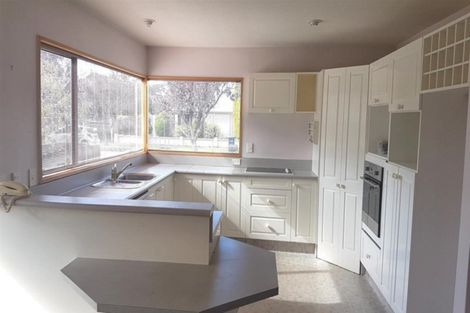 Photo of property in 53 Berkshire Drive, Avonhead, Christchurch, 8042