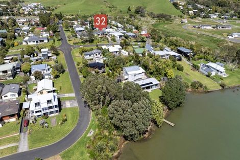 Photo of property in 32 Taipari Avenue, Raglan, 3225