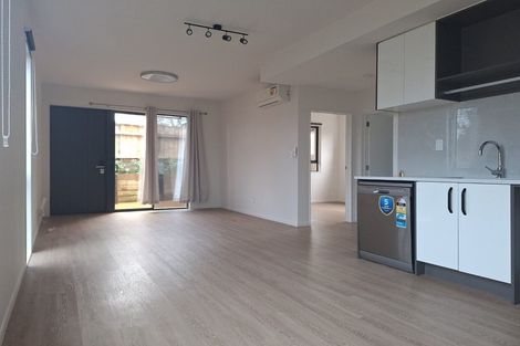 Photo of property in 1/13 Blockhouse Bay Road, Avondale, Auckland, 1026