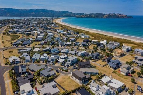 Photo of property in 14 Patiki Place, Omaha, 0986