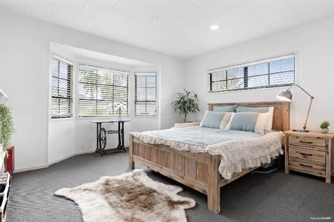 Photo of property in 10 Caribbean Drive, Unsworth Heights, Auckland, 0632