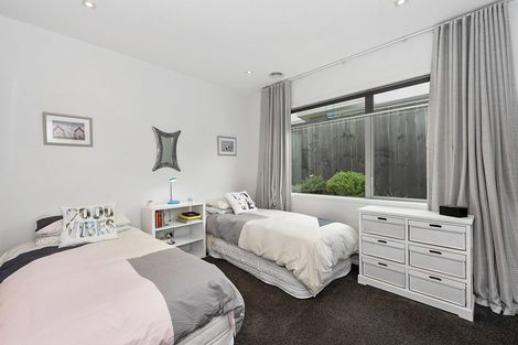 Photo of property in 1 Amberley Place, Flagstaff, Hamilton, 3210