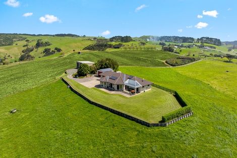 Photo of property in 107 Fuller Road, South Head, Helensville, 0874