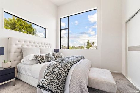 Photo of property in 1/735 East Coast Road, Browns Bay, Auckland, 0630