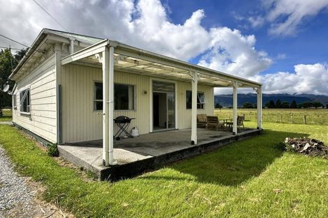 Photo of property in 436 Wanganui Flat Road, Harihari, 7884