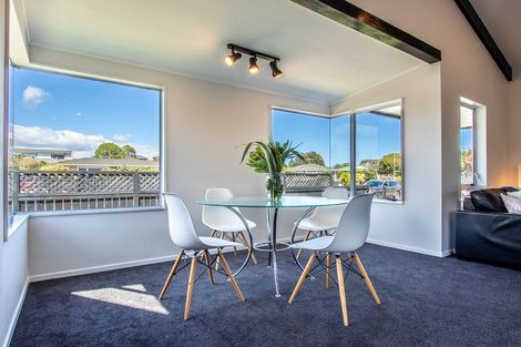 Photo of property in 13 Rutherford Drive, Waikanae Beach, Waikanae, 5036