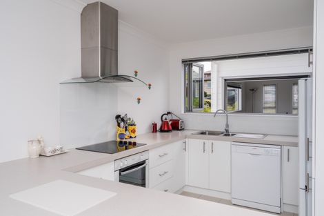 Photo of property in 15 Weka Street, Mangawhai, 0505