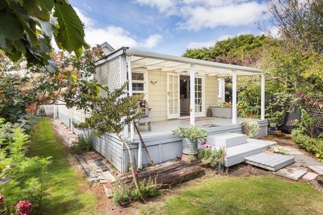 Photo of property in 89 Bridge Street, Bulls, 4818