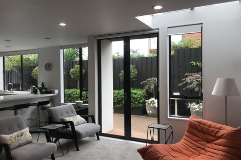 Photo of property in 1/12 Craig Road, Milford, Auckland, 0620