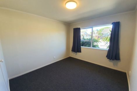 Photo of property in 7 Palm Court Drive, Glen Eden, Auckland, 0602