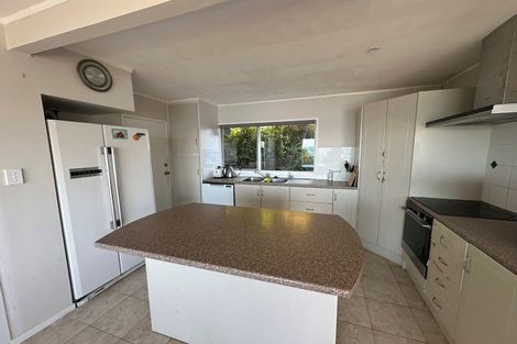 Photo of property in 10 Sykes Avenue, Hatfields Beach, Orewa, 0931