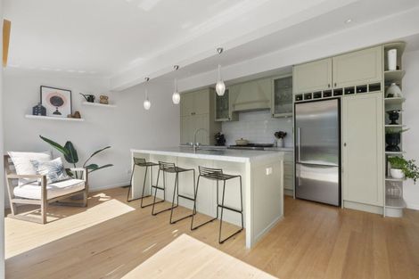 Photo of property in 8 Rutland Road, Stanley Point, Auckland, 0624