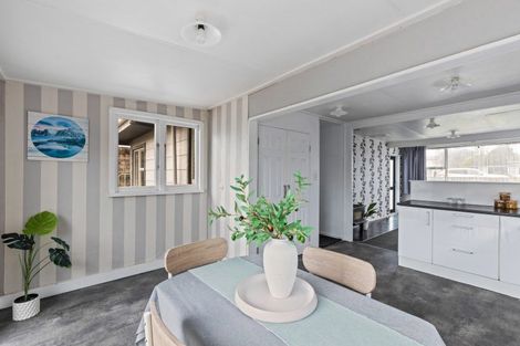 Photo of property in 69 Domett Street, Waitara, 4320