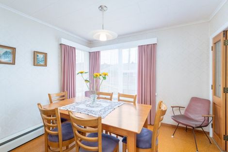 Photo of property in 4 Rosebank Avenue, Avalon, Lower Hutt, 5011