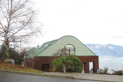 Photo of property in 55 Greenstone Place, Fernhill, Queenstown, 9300