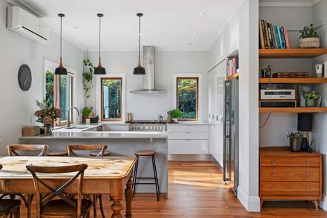 Photo of property in 48 Renfrew Avenue, Sandringham, Auckland, 1041