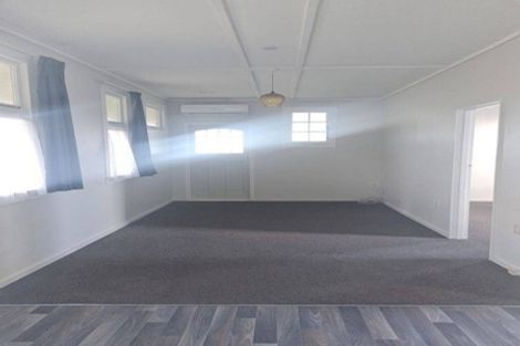 Photo of property in 19 Ruapehu Street, Castlecliff, Wanganui, 4501