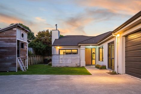 Photo of property in 32 Mo Street, Camborne, Porirua, 5026