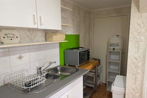 Photo of property in 13 Hueglow Rise, West Harbour, Auckland, 0618