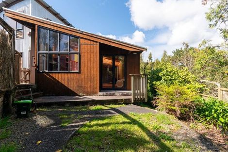 Photo of property in 180 Glengarry Road, Glen Eden, Auckland, 0602
