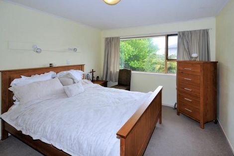 Photo of property in 3/84 Pupuke Road, Hillcrest, Auckland, 0627