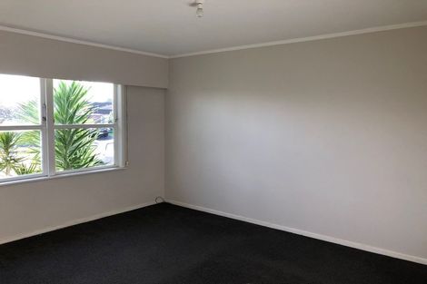 Photo of property in 11 Tupaki Place, Pakuranga Heights, Auckland, 2010