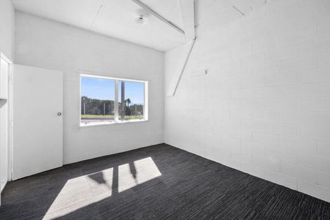 Photo of property in 27a Port View Crescent, Moturoa, New Plymouth, 4310