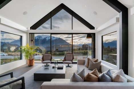 Photo of property in 15 Hackett Road, Jacks Point, Queenstown, 9371