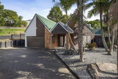 Photo of property in 2 Stitchbird Close, Murrays Bay, Auckland, 0630