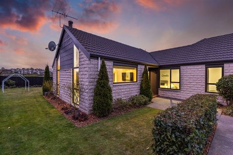 Photo of property in 44 Karnak Crescent, Russley, Christchurch, 8042