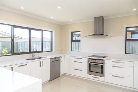 Photo of property in 11 Feist Street, Carterton, 5713