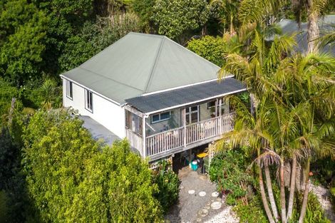 Photo of property in 19 Grange Road, Hahei, Whitianga, 3591