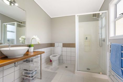 Photo of property in 16 Mount Avenue, Pauanui, Hikuai, 3579