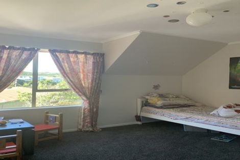 Photo of property in 27 Paddington Grove, Karori, Wellington, 6012